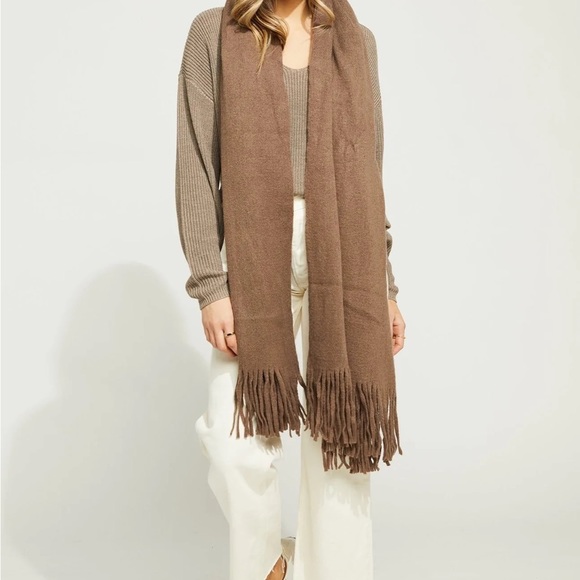 Gentle Fawn journey scarf - Picture 3 of 3